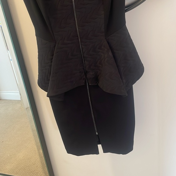 Guess Los Angeles Dress - Picture 6 of 17